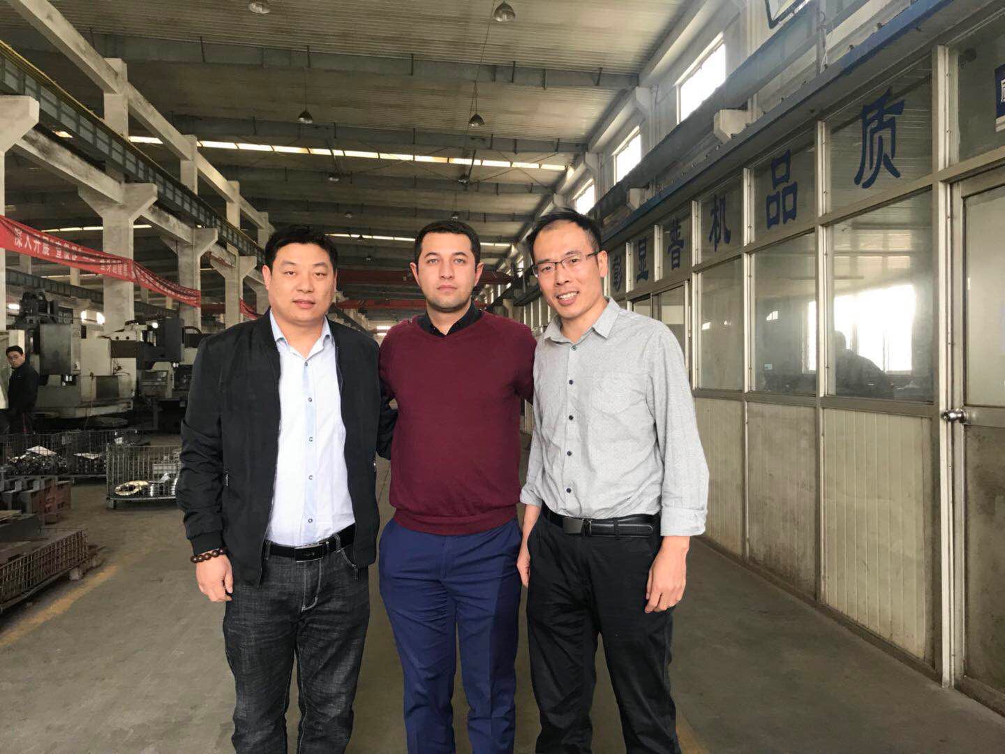 Iranian customers came to visit and inspect lathes and milling machines, and successfully signed orders