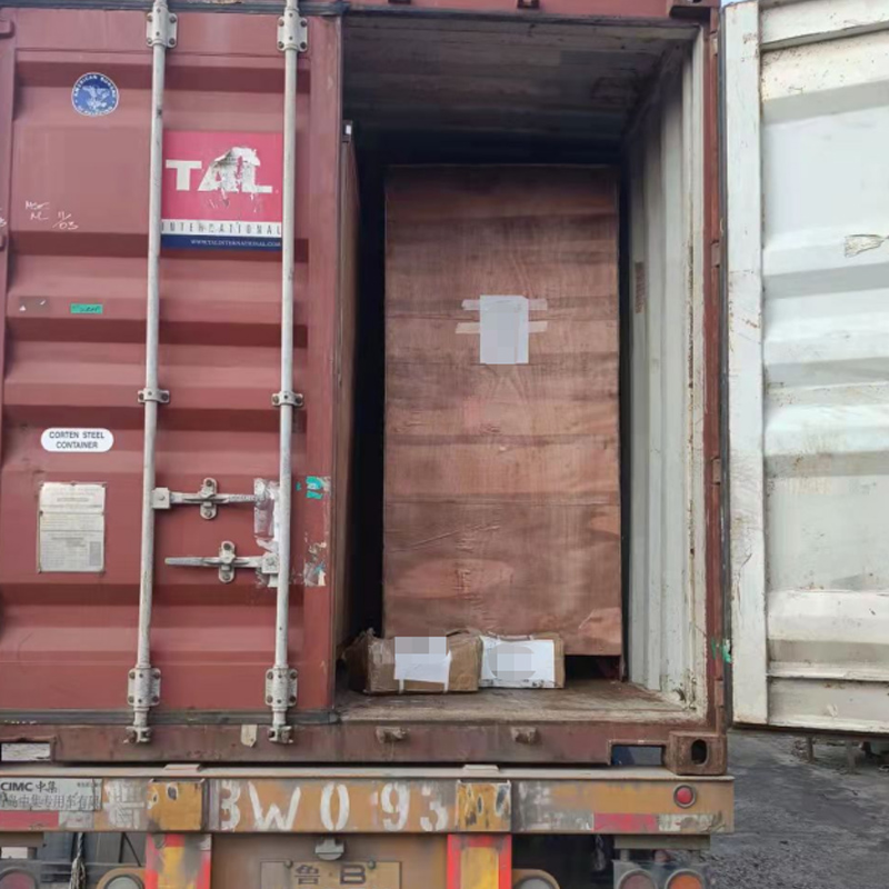 The lathes, milling machines, sawing machines and drilling machines prepared for Algerian customers were packed and shipped
