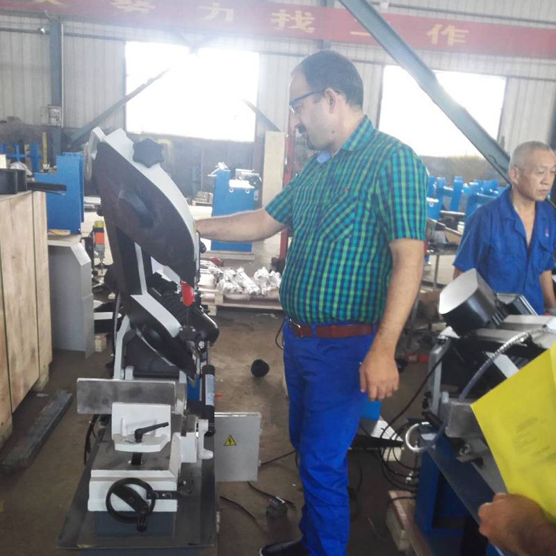 2020.7.10, old Pakistani customers come to our factory for on-site inspection and order a large amount of sawing machine G5025