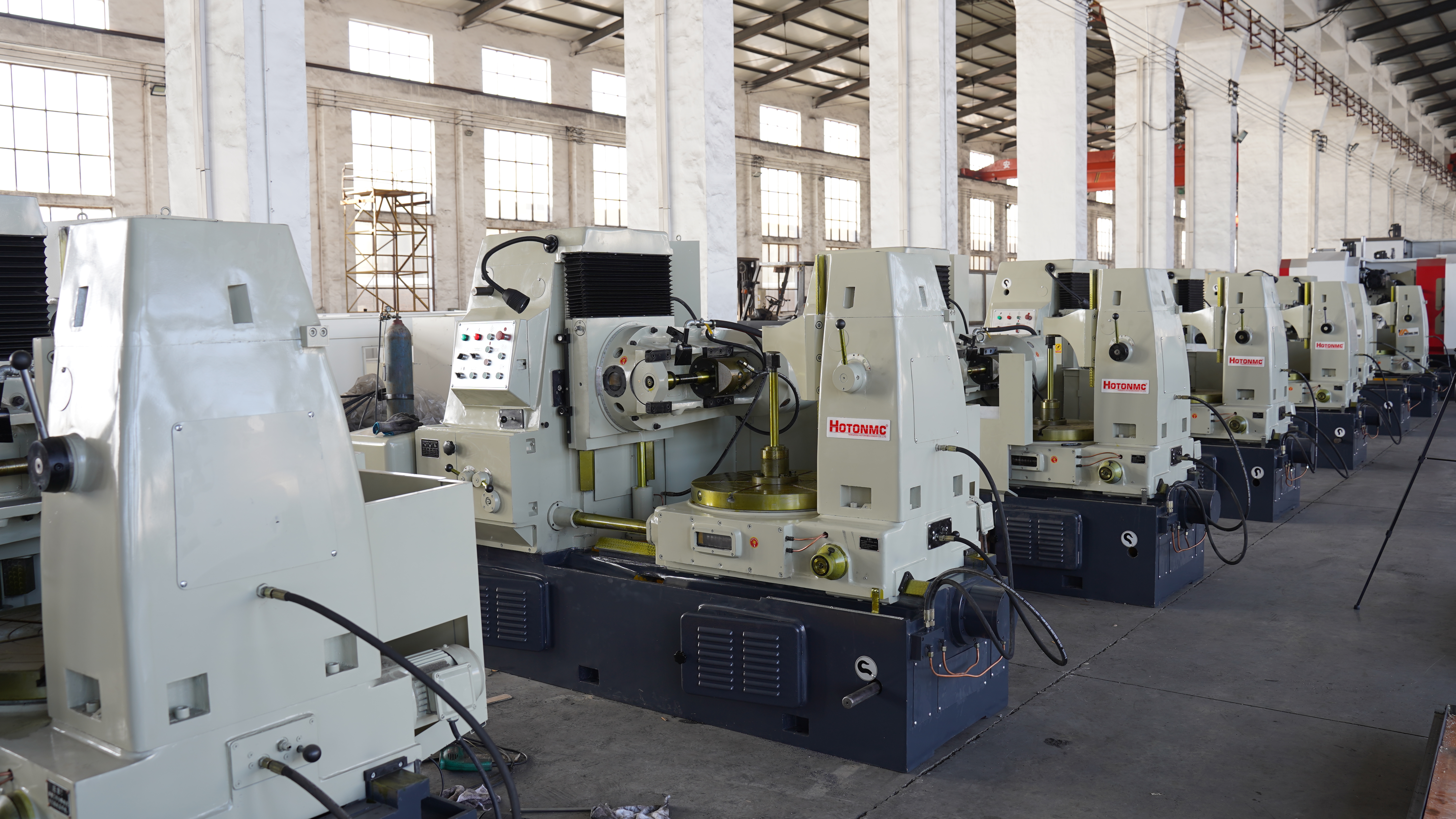 Gear Hobbing Machine Y3180E  Y3180H Two 40HQ Containers Arranged Shipment